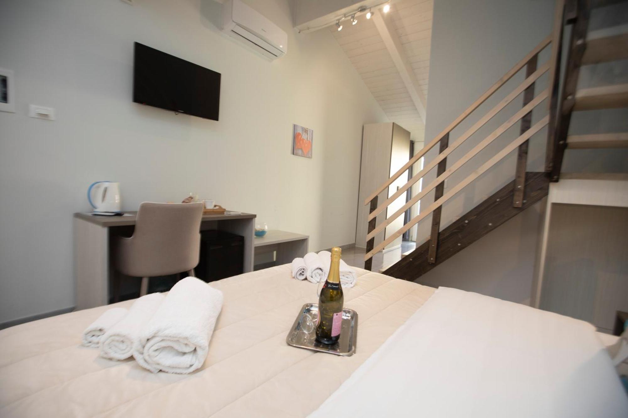 La Perla Amantea - Rooms & Apartaments Extérieur photo