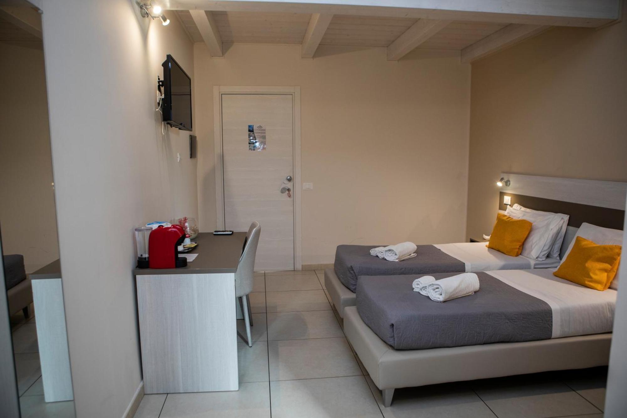La Perla Amantea - Rooms & Apartaments Extérieur photo