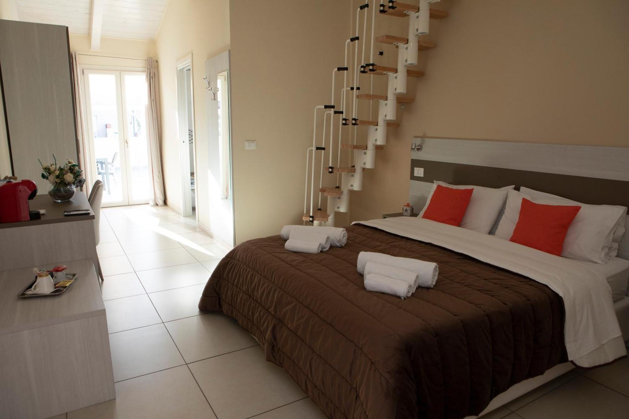 La Perla Amantea - Rooms & Apartaments Extérieur photo