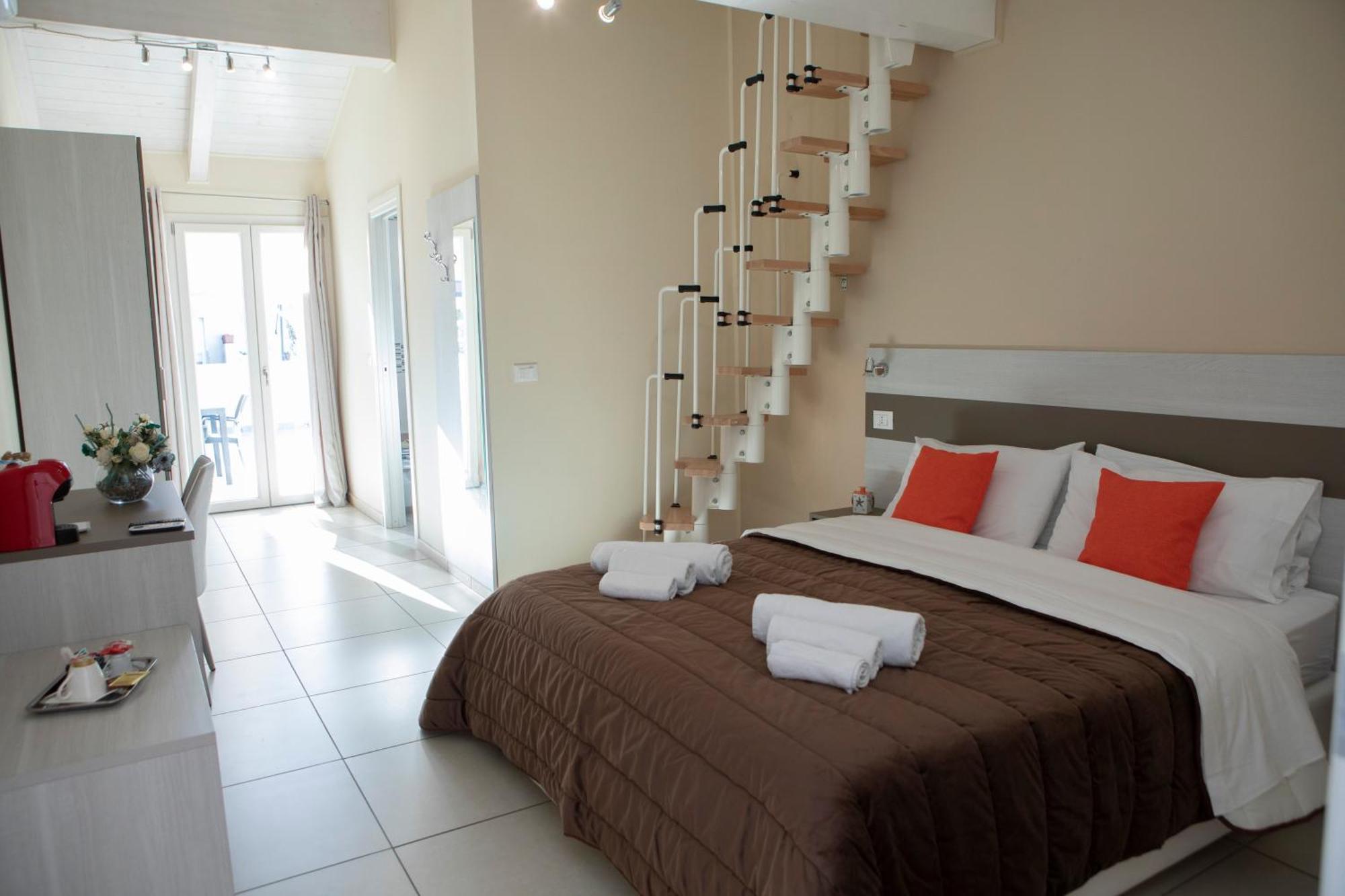 La Perla Amantea - Rooms & Apartaments Extérieur photo