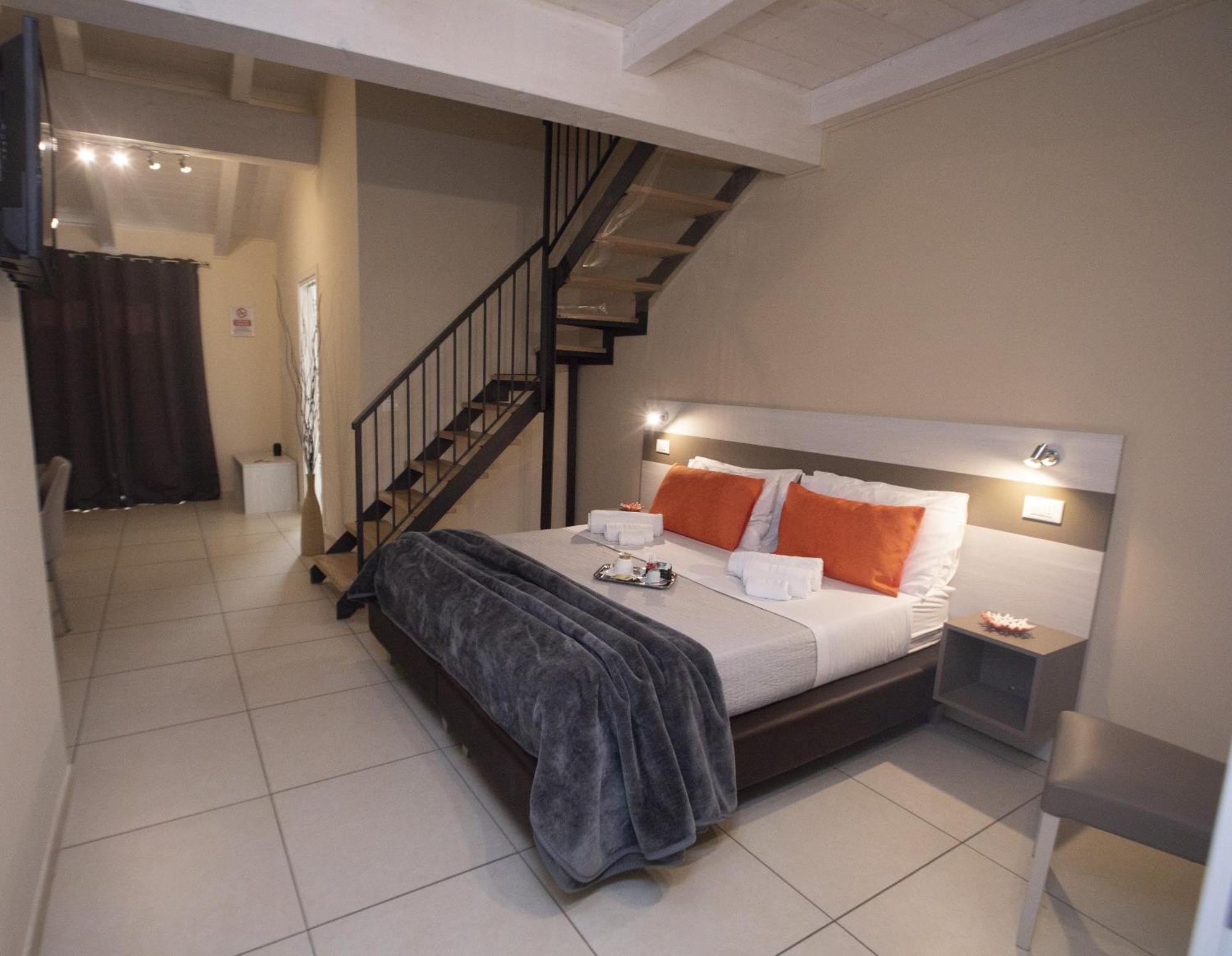 La Perla Amantea - Rooms & Apartaments Extérieur photo