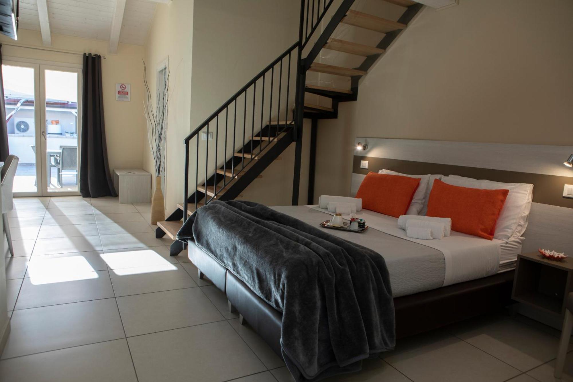 La Perla Amantea - Rooms & Apartaments Extérieur photo