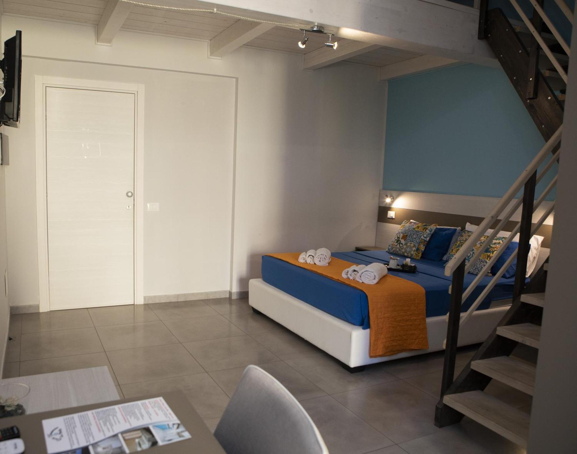 La Perla Amantea - Rooms & Apartaments Extérieur photo