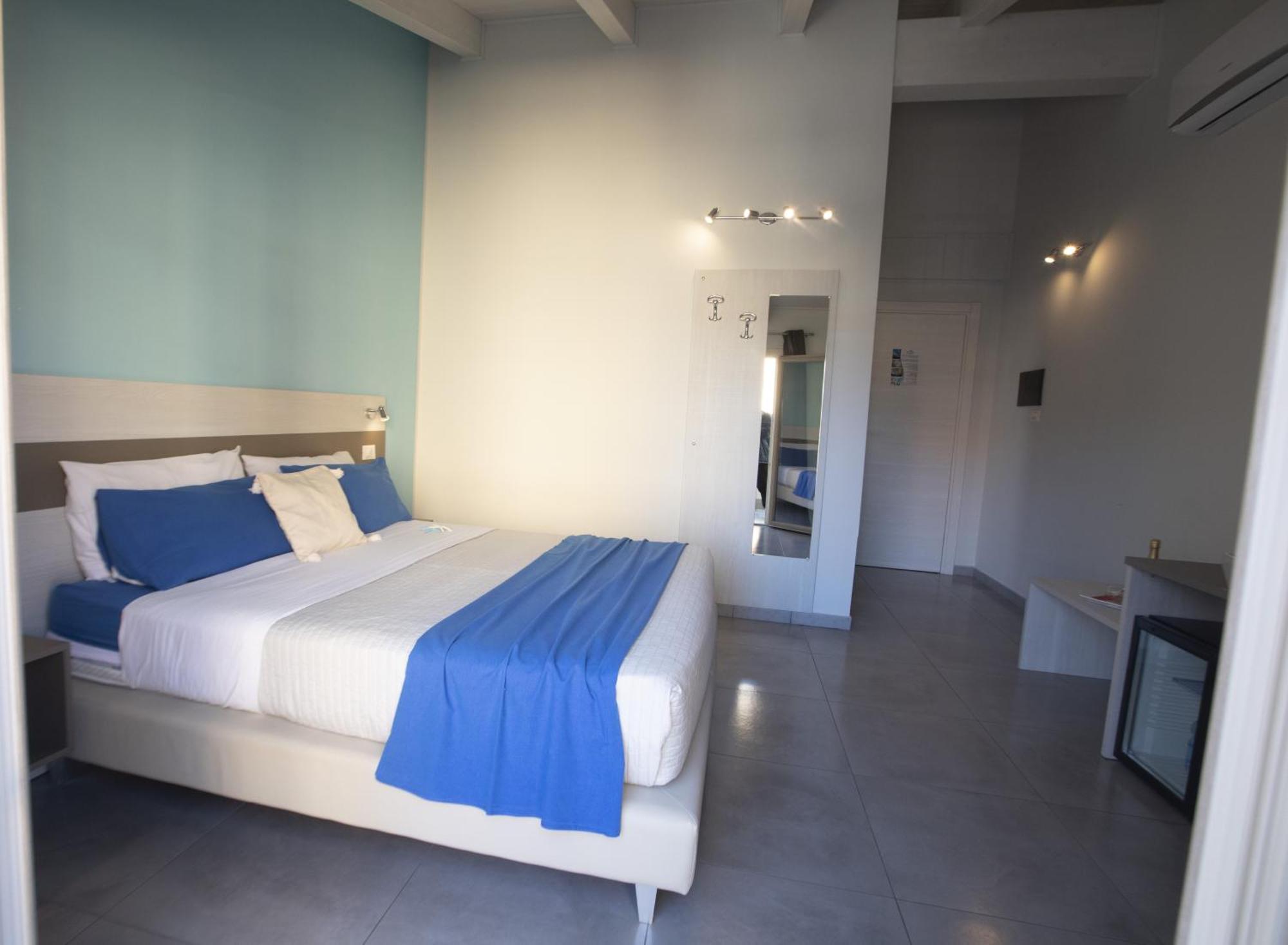 La Perla Amantea - Rooms & Apartaments Extérieur photo