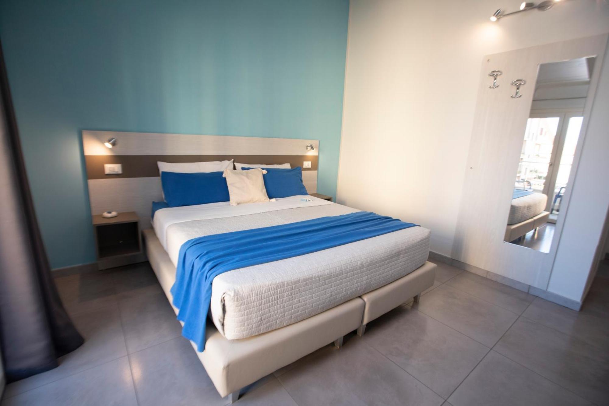 La Perla Amantea - Rooms & Apartaments Extérieur photo
