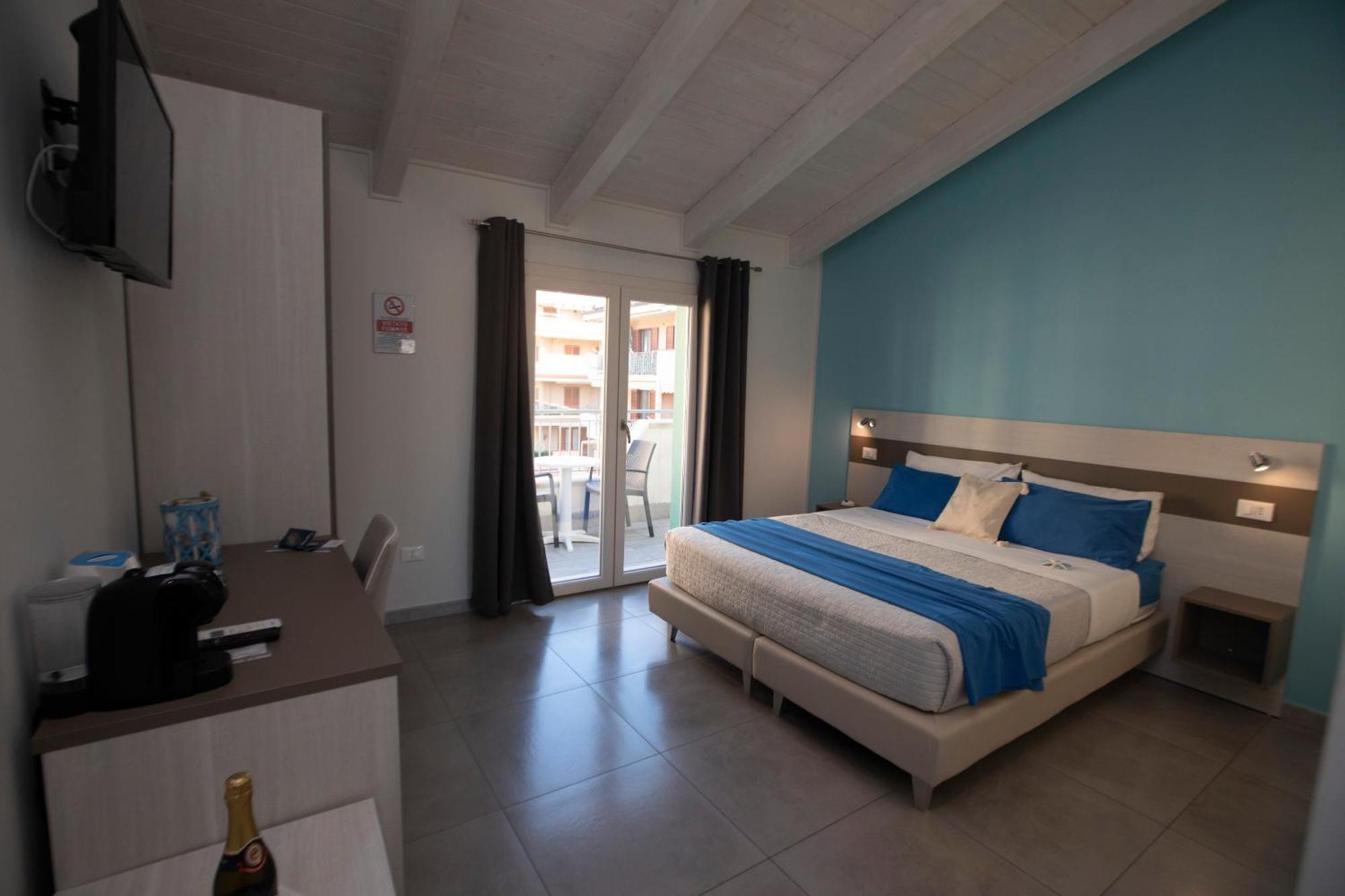 La Perla Amantea - Rooms & Apartaments Extérieur photo